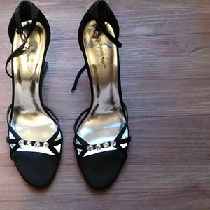 Jacqueline Ferrar Gently worn Black dressy heels